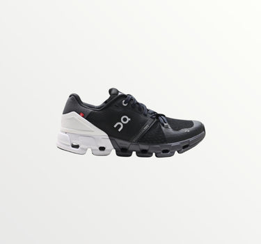 on running cloud black white sneaker